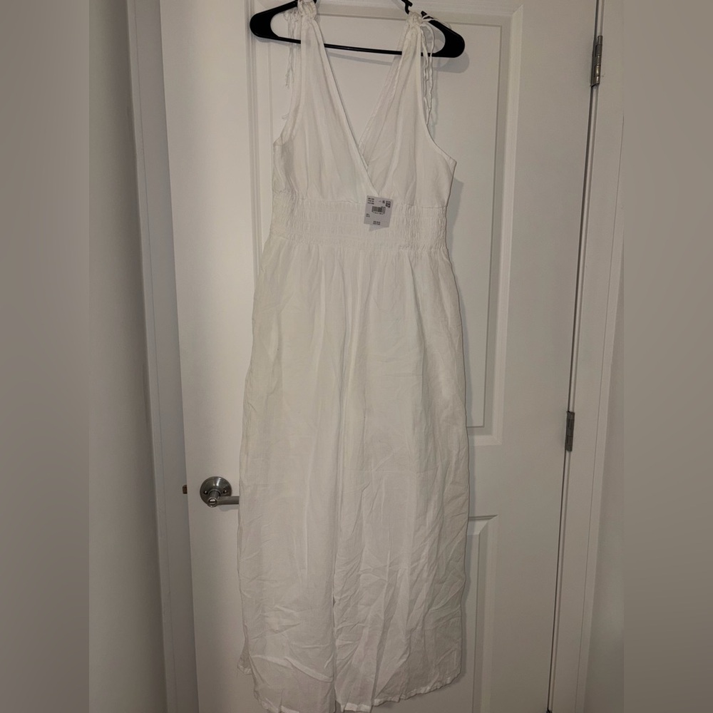 White Sleeveless V-Neck romper